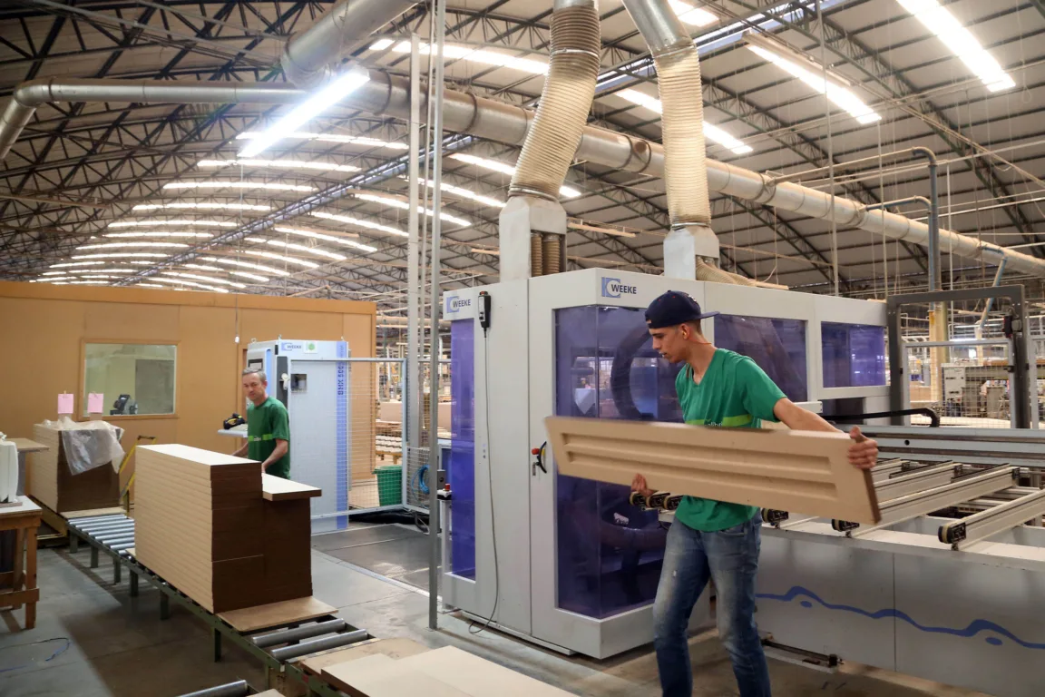 Descubra as 21.757 vagas de emprego disponíveis em Paraná em junho. Oportunidades para diversos segmentos aguardam por você - Foto: Gilson Abreu/AEN Descubra as 21.757 vagas de emprego disponíveis em Paraná em junho. Oportunidades para diversos segmentos aguardam por você - Foto: Gilson Abreu/AEN