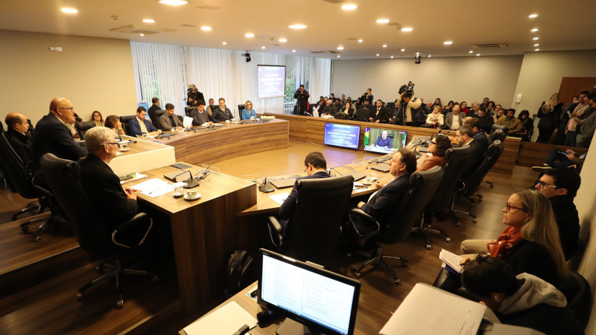 A Alep discute a Lei de Diretrizes Orçamentárias de 2026 em audiência pública e analisa a instabilidade fiscal do país - Foto: Valdir Amaral/Alep