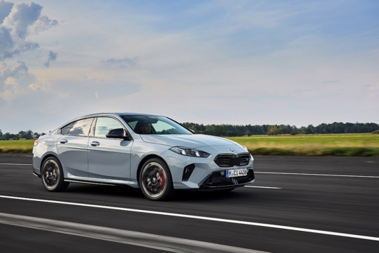 O BMW M235 xDrive virá com motor 2.0 TwinPower Turbo de 317 cv e BMW 220 M Sport, com 204 cv - Foto: Divulgação