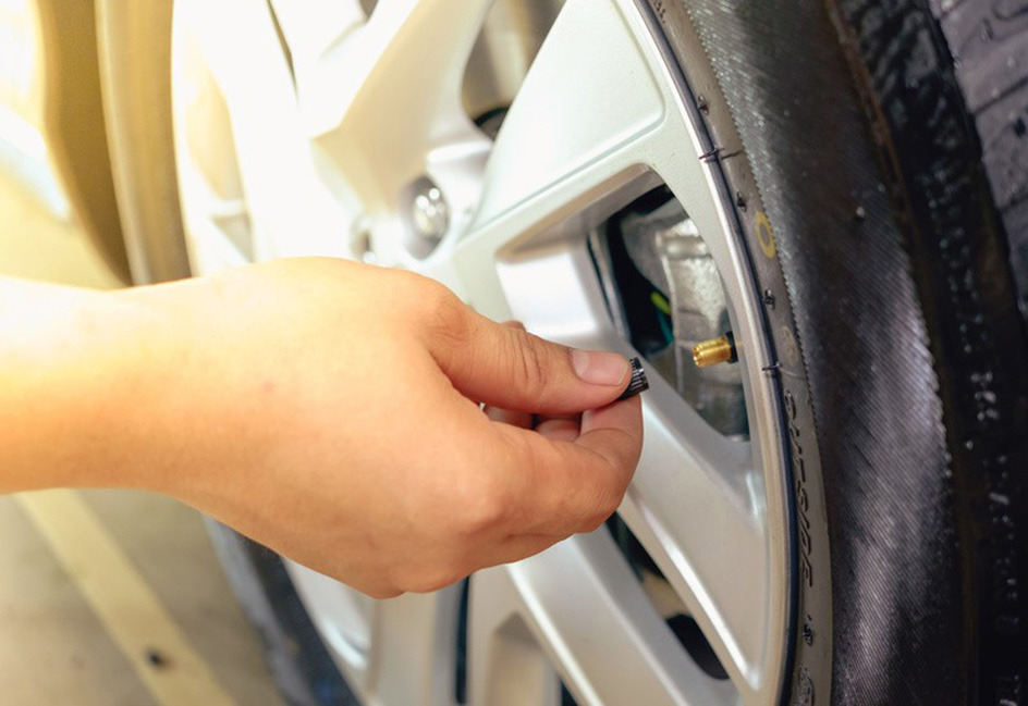 Cuidados simples ajudam a preservar os pneus, economizar combustível e garantir mais tranquilidade na viagem - Foto: Divulgação