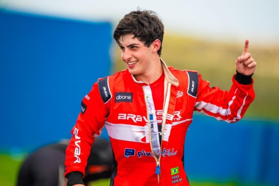 Depois de ser campeão da categoria OK-N sábado, Firás Fahs disputa a F-4 Graduados no Grupo 2 da copa Brasil de Kart, em Aracaju (SE) - Foto: Bruno Gorski/Divulgação