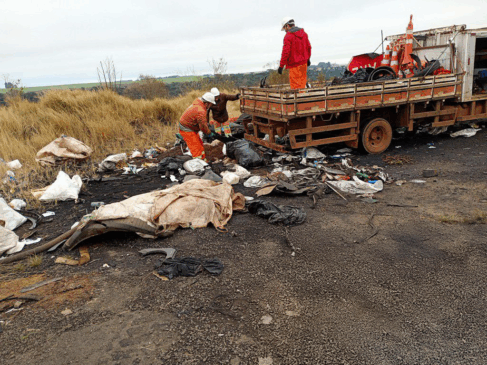 EPR Iguaçu coleta 55 toneladas de resíduos nas rodovias, assegurando manutenção e segurança viária no Paraná - Foto: Assessoria 