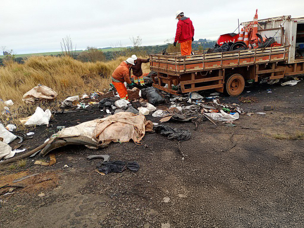 EPR Iguaçu coleta 55 toneladas de resíduos nas rodovias, assegurando manutenção e segurança viária no Paraná - Foto: Assessoria 
