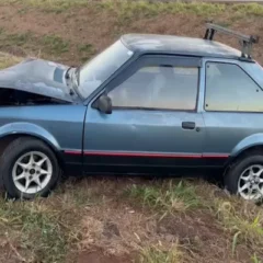 Saiba mais sobre o acidente em Cascavel: um bitrem colidiu com um Ford Escort na BR-163, mas não houve feridos - Foto: Divulgação 