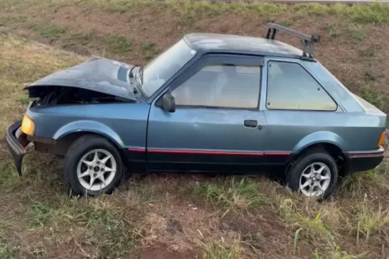 Saiba mais sobre o acidente em Cascavel: um bitrem colidiu com um Ford Escort na BR-163, mas não houve feridos - Foto: Divulgação 