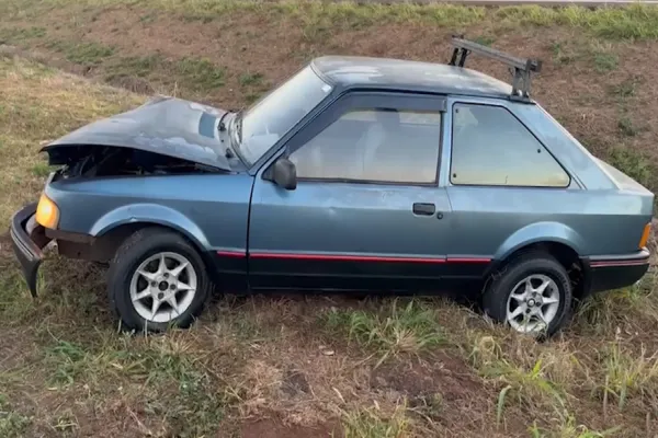 Saiba mais sobre o acidente em Cascavel: um bitrem colidiu com um Ford Escort na BR-163, mas não houve feridos - Foto: Divulgação Saiba mais sobre o acidente em Cascavel: um bitrem colidiu com um Ford Escort na BR-163, mas não houve feridos - Foto: Divulgação