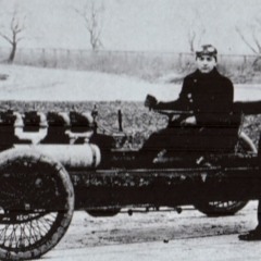 Com a vitória do Sweepstakes, carro que ele mesmo construiu e pilotou, Henry Ford atraiu investidores para fundar a Henry Ford Company, em 1901, após a falência da Detroit Automobile Company - Foto: Divulgação - Foto: Divulgação 