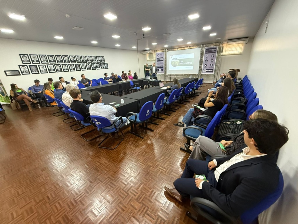 Descubra como o evento em Cascavel aborda as oportunidades do Novo Código Florestal para o agronegócio no Paraná - Foto: Vandré Dubiela