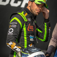 Descubra a emocionante corrida de Vini Canhedo no Night Challenge 100 Milhas da Nascar Brasil no Autódromo Zilmar Beux - Foto: Divulgação
