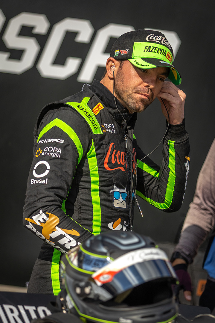 Descubra a emocionante corrida de Vini Canhedo no Night Challenge 100 Milhas da Nascar Brasil no Autódromo Zilmar Beux - Foto: Divulgação
