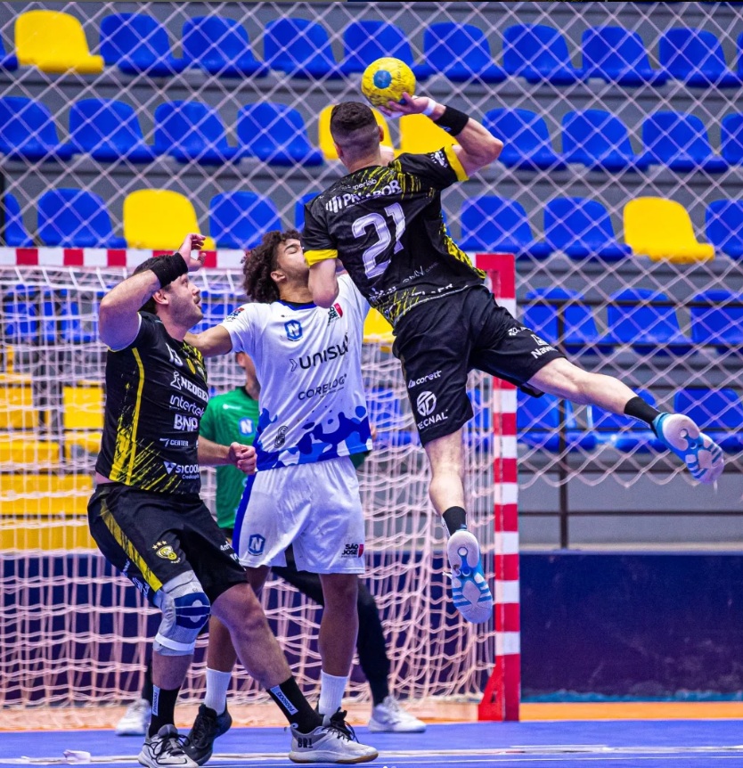 Cascavel Handebol/Lanali se destaca na fase de classificação, vencendo suas partidas e estabelecendo a liderança do campeonato - Foto: Divulgação