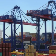 Saiba como o decreto do Brasil responde a barreiras comerciais unilaterais de outros países e suas implicações econômicas - Foto: Tânia Rêgo/Agência Brasil