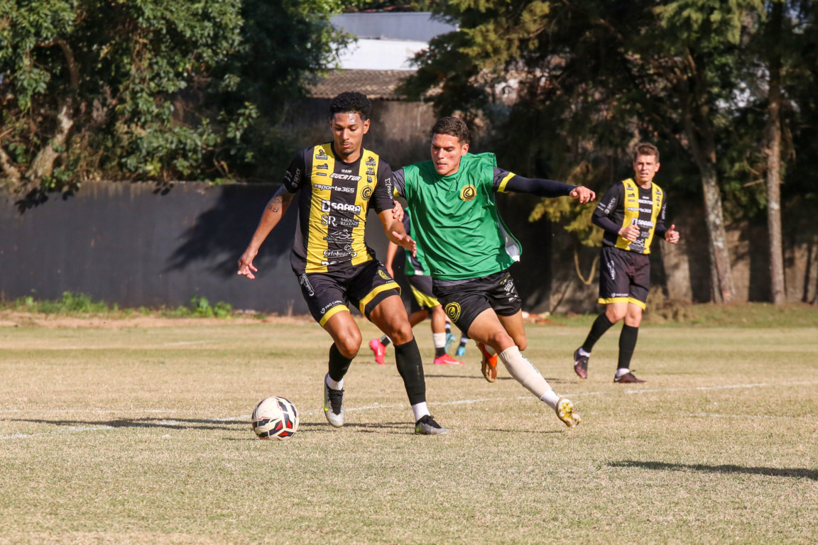 Com foco nas decisões, FC Cascavel fez jogo-treino entre times principal e Sub-20 - Foto: Assessoria