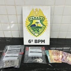 Na madrugada de quinta-feira, a polícia cumpriu ação contra drogas em Cascavel, apreendendo porções de cocaína no local - Foto: PM