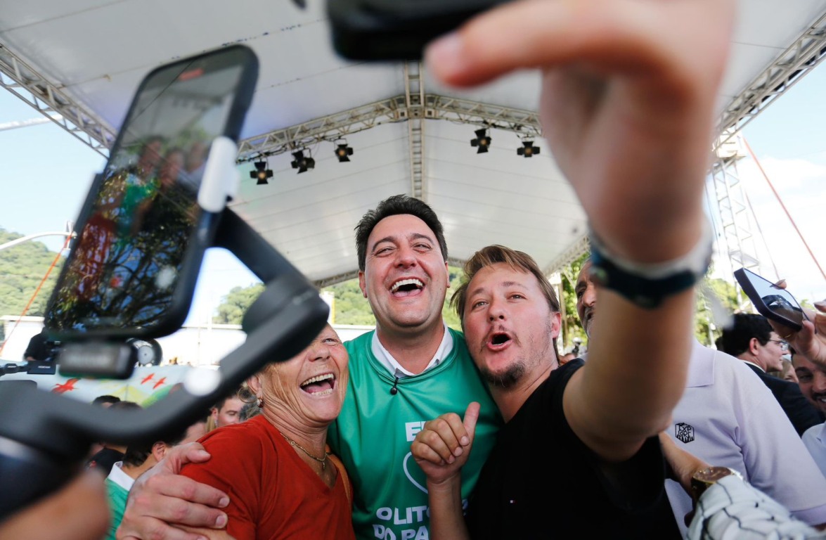 Ratinho Junior aparece à frente de outros governadores em nova pesquisa Ratinho Junior aparece à frente de outros governadores em nova pesquisa