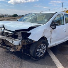 Colisão de trânsito em Cascavel: Renault Sandero bateu na traseira de um Volkswagen Gol na Rodovia PRC-467 - Foto: SOT
