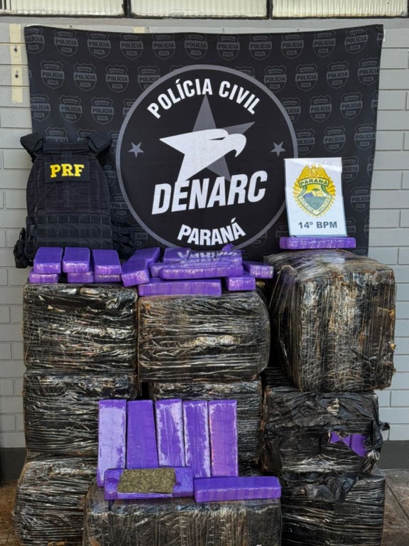 Um motorista em fuga e a apreensão de 468,8 quilos de drogas marcam uma operação de segurança em Santa Terezinha - Foto: PRF