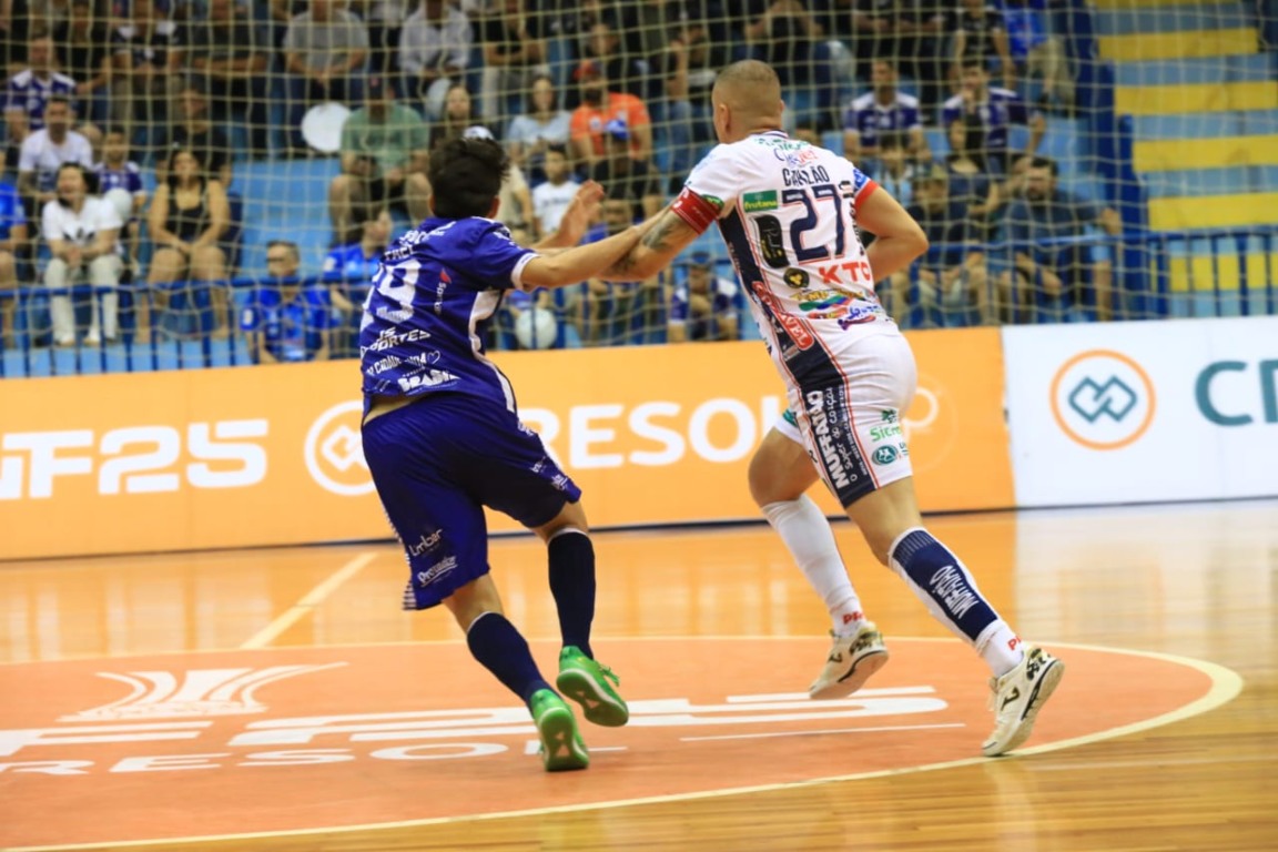 Cascavel Futsal enfrenta desafios na Liga Nacional. Descubra os detalhes do jogo contra o Foz Cataratas e a classificação - Foto: Abel da Banca
