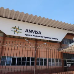 Descubra quais produtos foram retirados pela Anvisa, incluindo o Xarope da Vovó Isabel e outros medicamentos - Foto: Rafa Neddermeyer/Agência Brasi