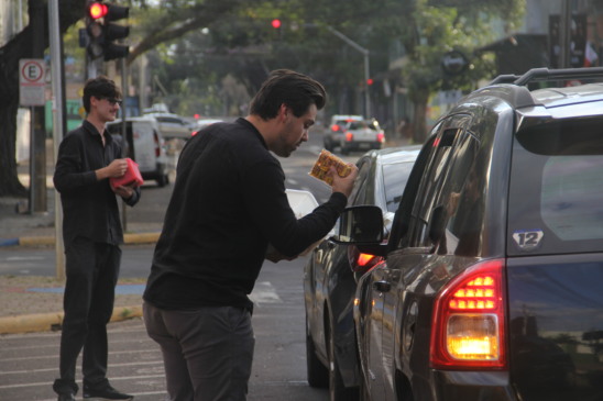 Descubra como o sonho de um jovem vendedor inspirou reflexões sobre confiança e empreendedorismo na era do Pix - Foto: Mateus Barbieri/O Paraná