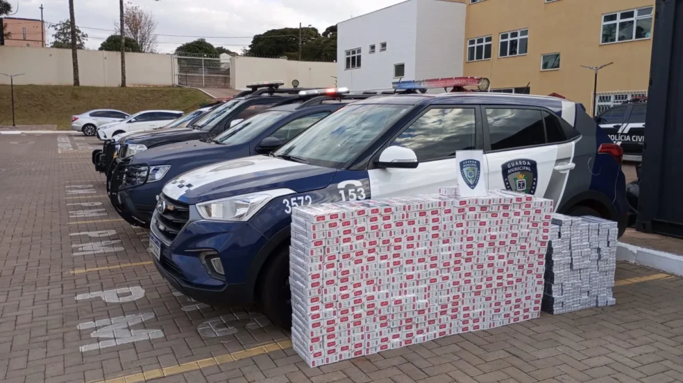 Operação em Cascavel resulta na apreensão de cigarros contrabandeados e detenção de três suspeitos pela Guarda Municipal - Foto: Divulgação