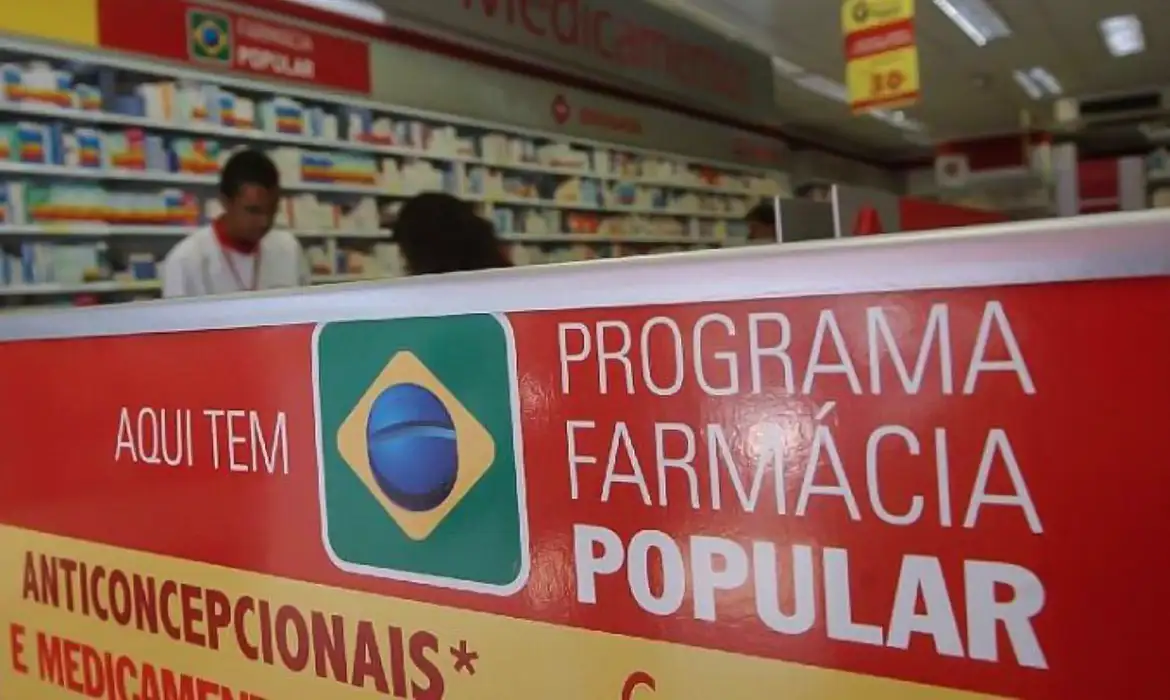 Descubra as novas diretrizes sobre a renovação de credenciamento para farmácias no Programa Farmácia Popular do Brasil - Foto: Elza Fiuza/ Agência Brasil