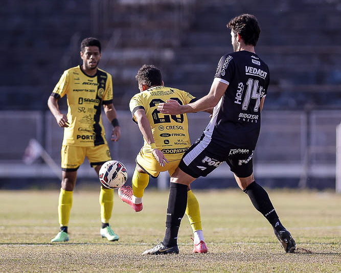 Apesar do bom jogo, Serpene perde nos acréscimos e deixa G4 Apesar do bom jogo, Serpene perde nos acréscimos e deixa G4