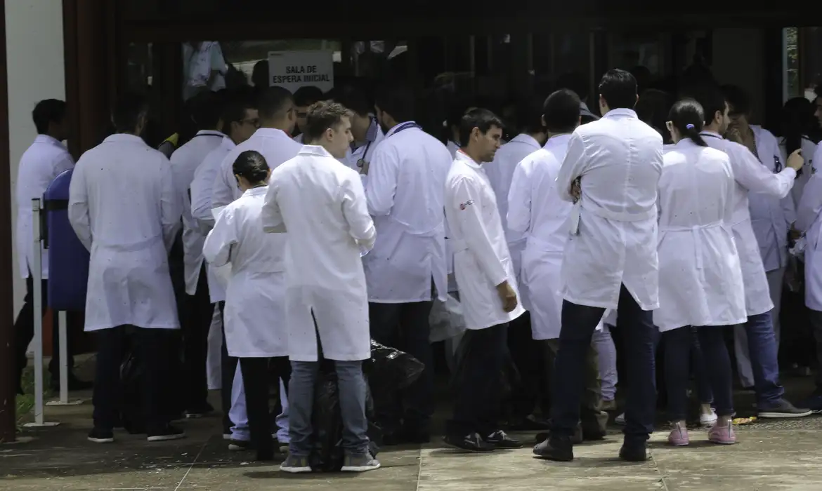 O Enamed substituirá o Enade em 2025. Confira as datas e como se inscrever para este importante exame - Foto: Fabio Rodrigues Pozzebom/Agência Brasil