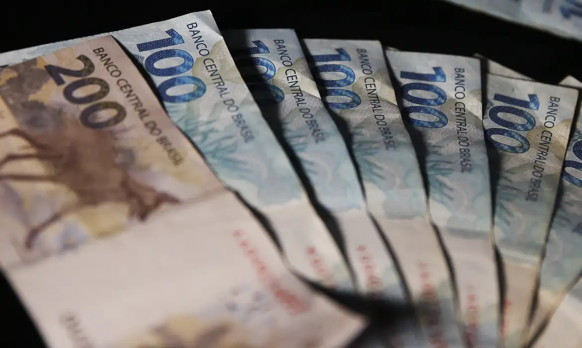Entenda como as ineficiências no sistema tributário afetam o Brasil e deixam de arrecadar mais de R$ 200 bilhões por ano - Foto: José Cruz/Agência Brasil