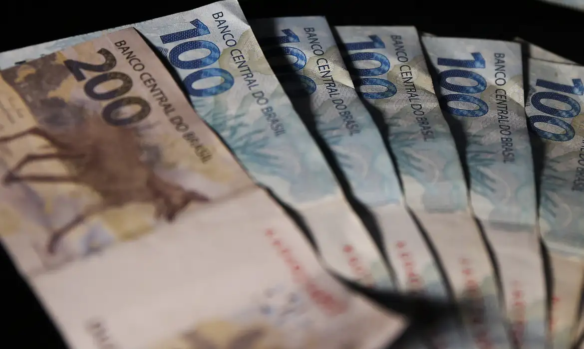 Acompanhe as previsões do mercado financeiro para o Brasil e as recentes mudanças no Índice Nacional de Preços ao Consumidor - Foto: José Cruz/Agência Brasil