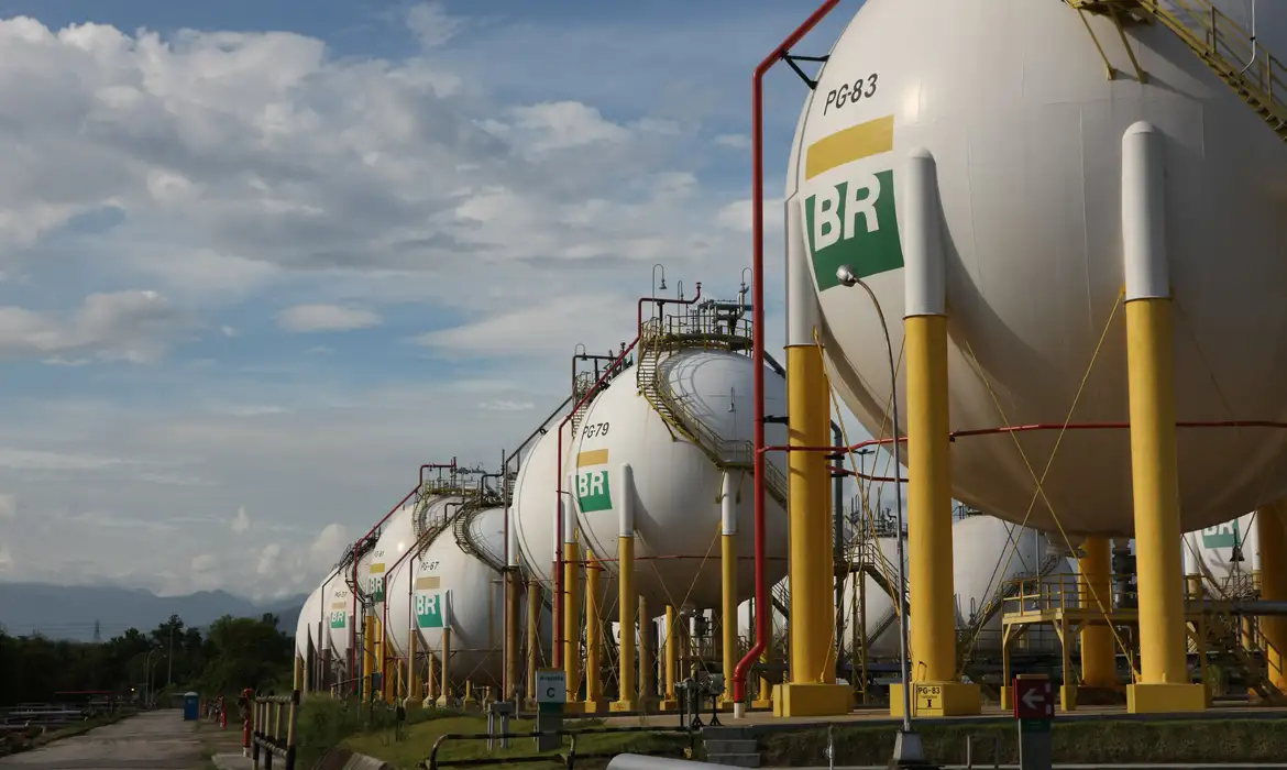 Descubra as novas atualizações dos contratos de gás no Brasil e como a Petrobras ajustou os preços em relação ao petróleo - Foto: André Motta de Souza / Agência Petrobras