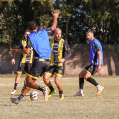 Esporte em alta! Descubra como o FC Cascavel se prepara para o jogo decisivo contra o Uberlândia e a corrida pela classificação - Foto: Eduardo Soares/Goiatuba