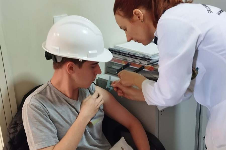 Conheça os fatores que levaram à diminuição do vírus Influenza A no Paraná, incluindo a cobertura vacinal de 53,12% - Foto: SESA-PR