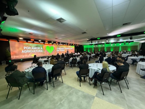 Descubra como o cooperativismo rural no Brasil está impulsionando a agricultura e contribuindo para o PIB agropecuário nacional - Foto: Vandré Dubiela 