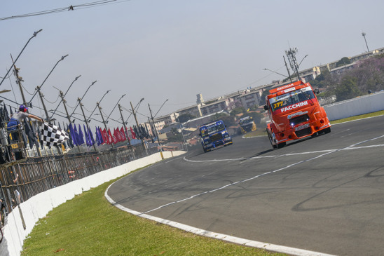 Duda Conci ganha a categoria F-Truck em Londrina, conquistando a sua segunda vitória na atual temporada. Foto: Tiago Soares/Divulgação