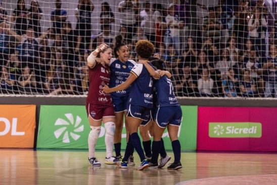 Stein joga em Colombo por liderança do estadual