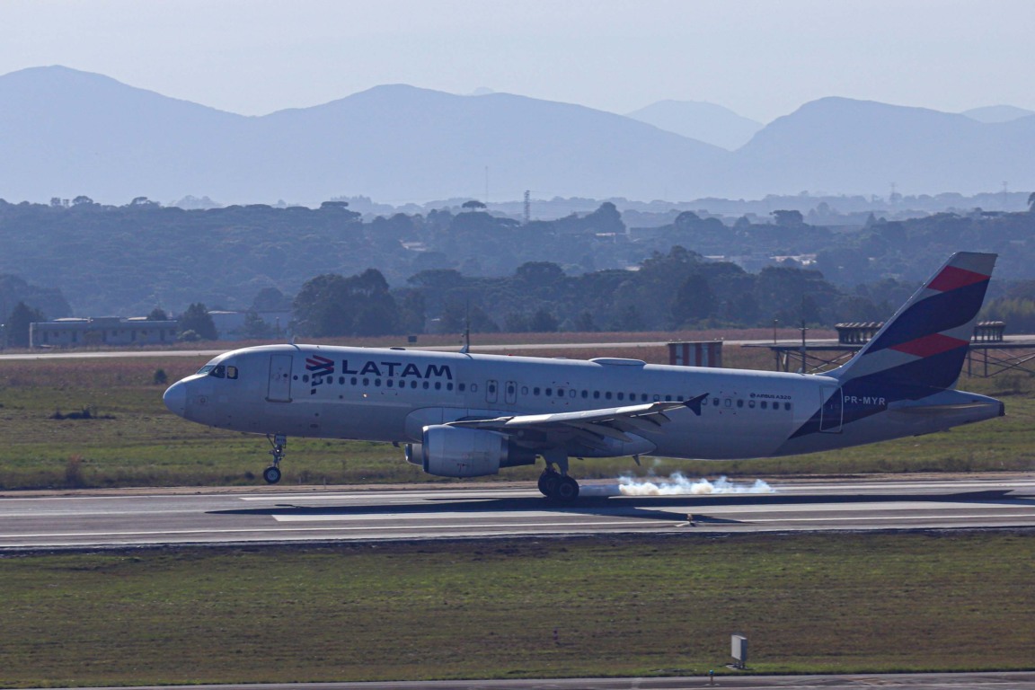 Movimentação no Aeroporto Internacional de Curitiba - Afonso Pena em São José dos Pinhais. Foto: Geraldo Bubniak/AEN