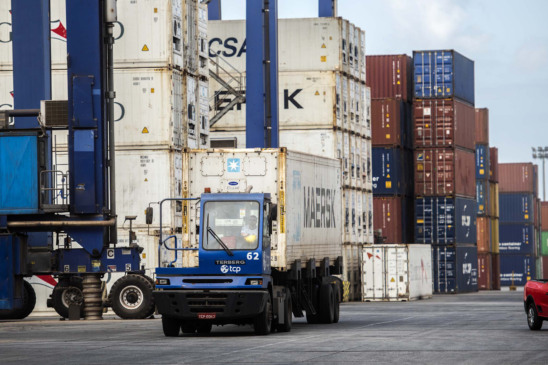 Descubra como a nova ferramenta da Sefa oferece insights sobre a exportação no Paraná, destacando produtos e volumes - Foto: AEN/Portos Paraná