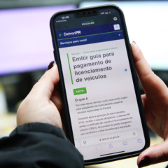 Saiba tudo sobre Carros e a importância do Certificado de Licenciamento Anual para a circulação legal no Paraná - Foto: Giuliano Gomes/Detran-PR