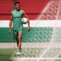 Tiago Silva retorna após 20 dias de tratamento. Credito: Lucas Merçon/FFC