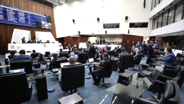 A primeira votação pós-recesso teve como destaque a aprovação de propostas voltadas à saúde dos paranaenses.
Créditos: Orlando Kissner/Alep