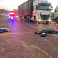 No início da noite de segunda-feira, duas adolescentes morreram atropeladas por uma caminhonete - Foto: SOT 
