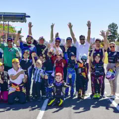 Kartistas que participaram da Escolinha de Kart de Cascavel e disputaram o Metropolitano nesta temporada. Foto: Tiago Guedes/Divulgação