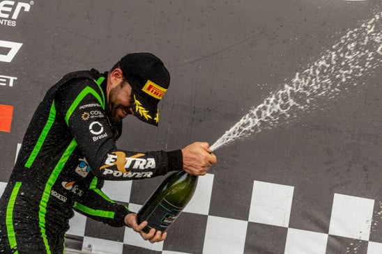 Descubra os emocionantes detalhes da corrida de Automóveis na Nascar Brasil Series com Vinicius Canhedo em Curvelo - Foto: Divulgação