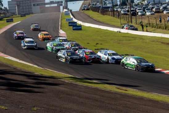 Cascavel sediou duas etapas da Stock Car na atual temporada e contribuiu para o grande número de ultrapassagens  - Foto: Divulgação