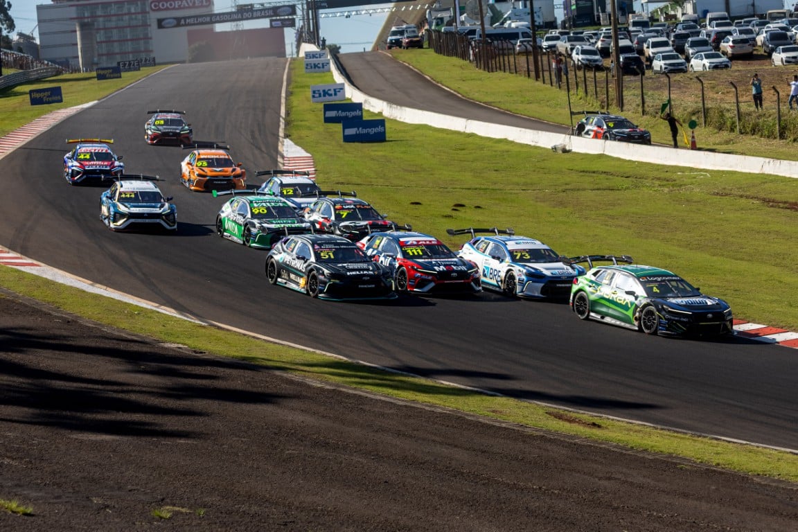 Cascavel sediou duas etapas da Stock Car na atual temporada e contribuiu para o grande número de ultrapassagens  - Foto: Divulgação