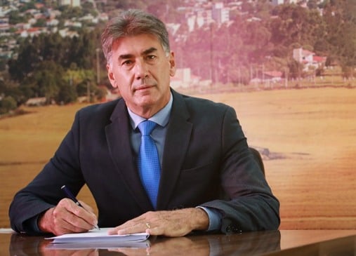 Paranhos assinou 18 prorrogações do PAD (Processo Administrativo Disciplinar) contra o agente condenado por abuso. Foto: Arquivo/Secom Cascavel