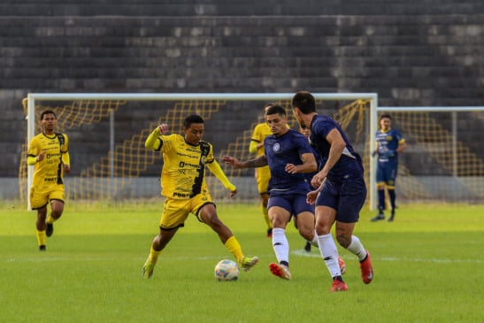 Durante a preparação, FC Cascavel e Foz fizeram um jogo-treino no Olímpico - Foto: Assessoria