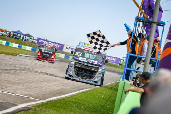 Joãozinho Santa Helena vence em Santa Cruz do Sul e entra na briga direta pelo título da categoria GT Truck - Foto: Tiago Soares/Divulgação