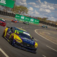 Alfredinho Ibiapina liderava a prova em Curvelo (MG) até a última volta, quando levou um toque na relargada após intervenção do Safety Car - Foto: Divulgação

